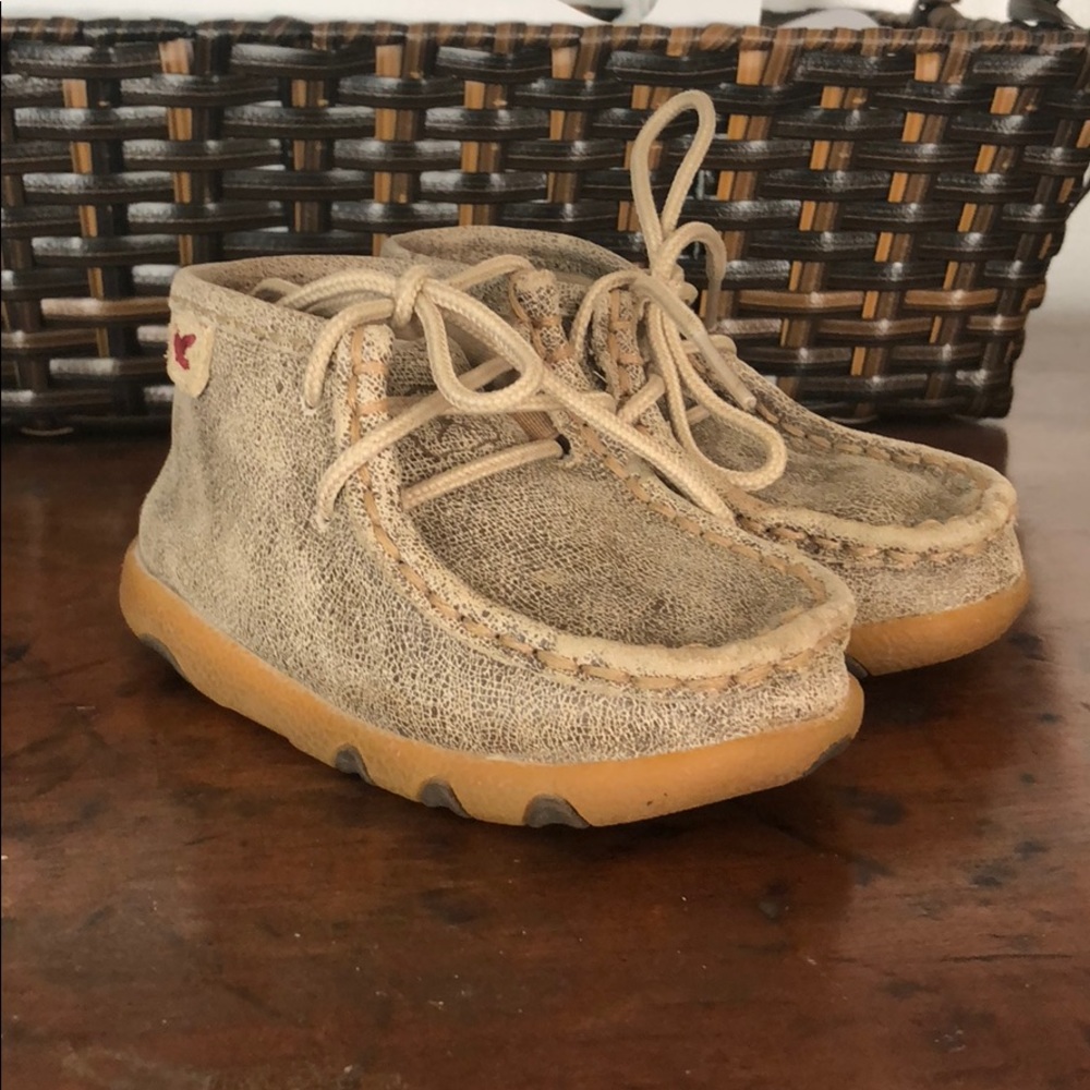 Twisted X- toddler size 5